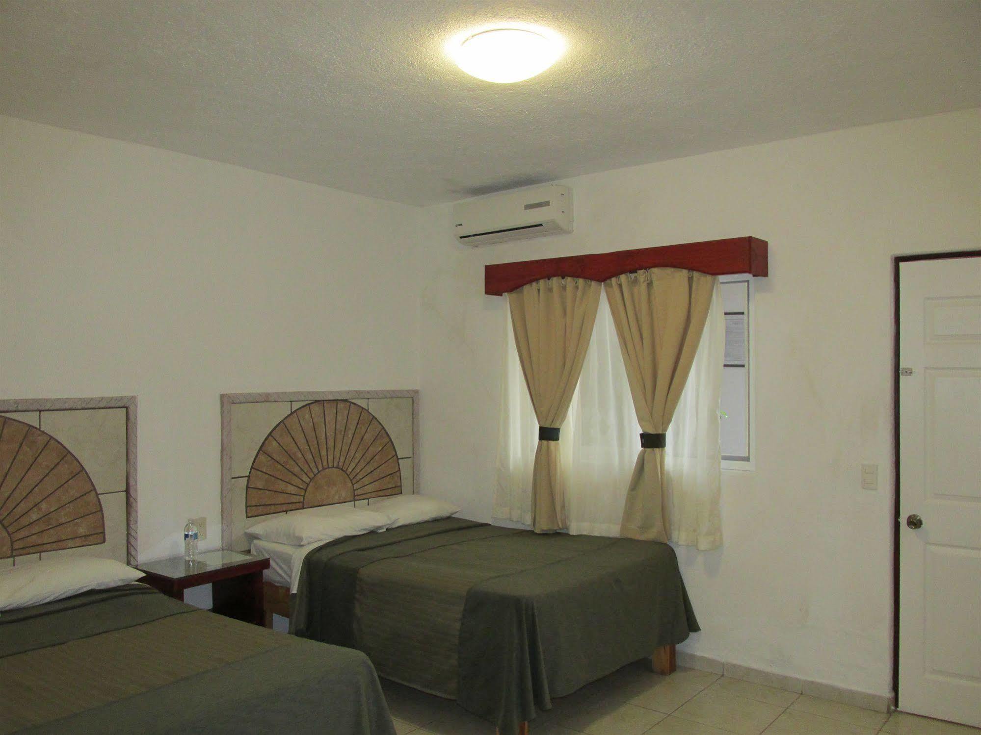 Hotel Albatros Palace Manzanillo Exterior foto