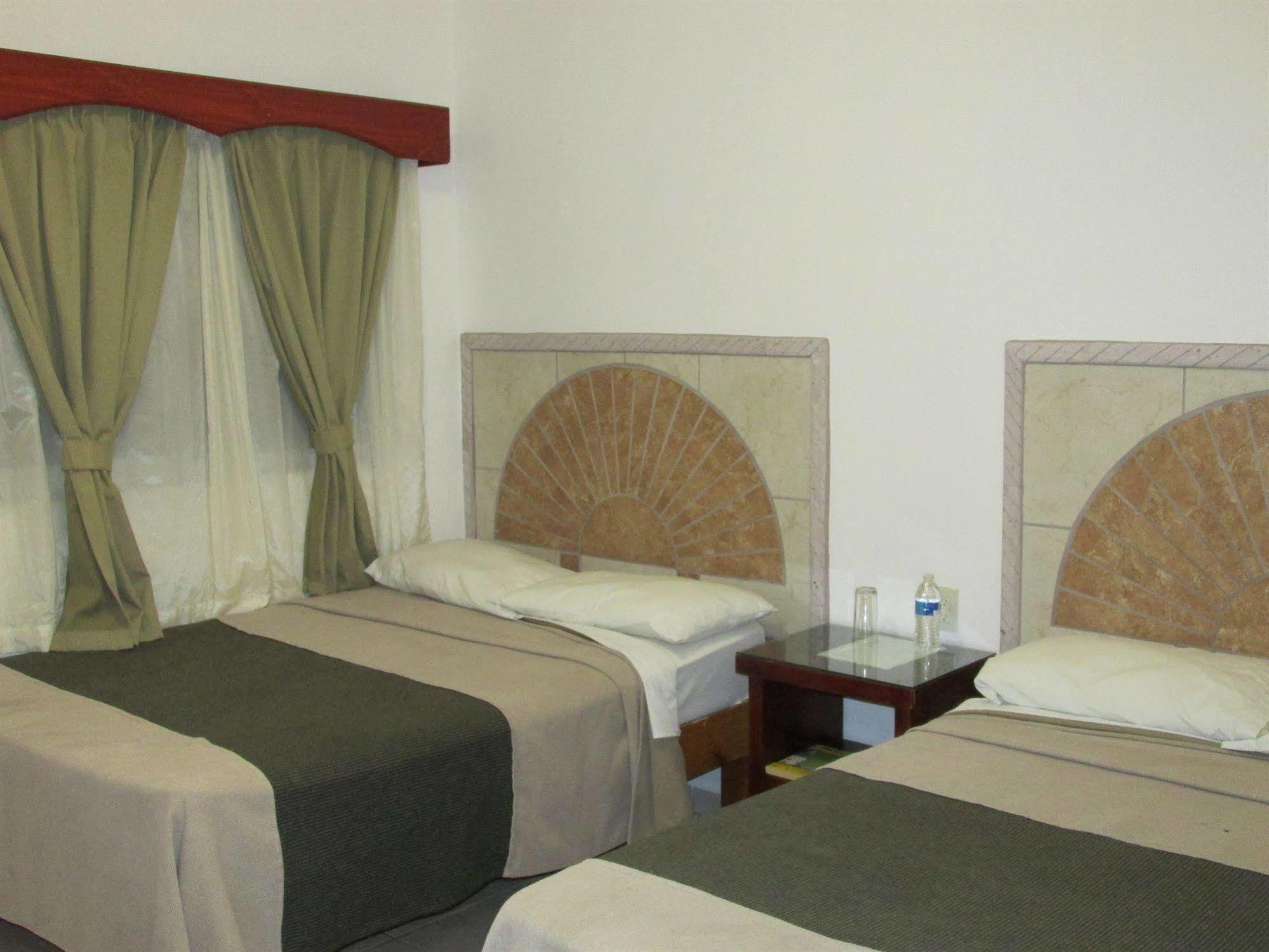 Hotel Albatros Palace Manzanillo Exterior foto